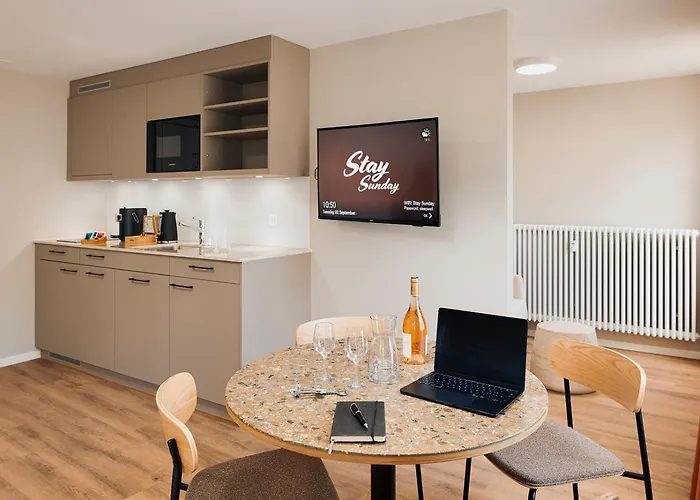 Sunday Apartmanhotel